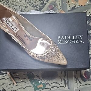 Badgley Mischka Champaigne Crystal Embellished Heels- Size 7